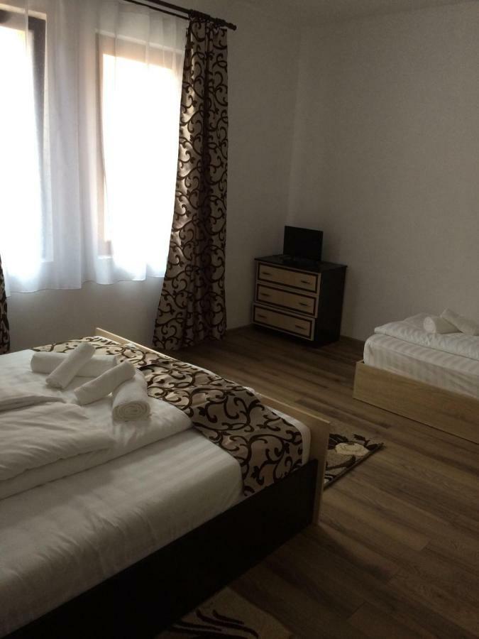 M Dey Hotel Viseu de Sus Exterior photo